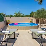 Hundefreundliche Mit Privatpool, Aussendusche, Grill Und Vielen Wanderwegen In Der Umgebung Дом отдыха *