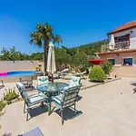 Hundefreundliche Mit Privatpool, Aussendusche, Grill Und Vielen Wanderwegen In Der Umgebung * Grizane-Belgrad
