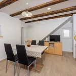 Hundefreundliche Mit Privatpool, Aussendusche, Grill Und Vielen Wanderwegen In Der Umgebung
