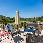 Дом отдыха Hundefreundliche Mit Privatpool, Aussendusche, Grill Und Vielen Wanderwegen In Der Umgebung Grizane-Belgrad