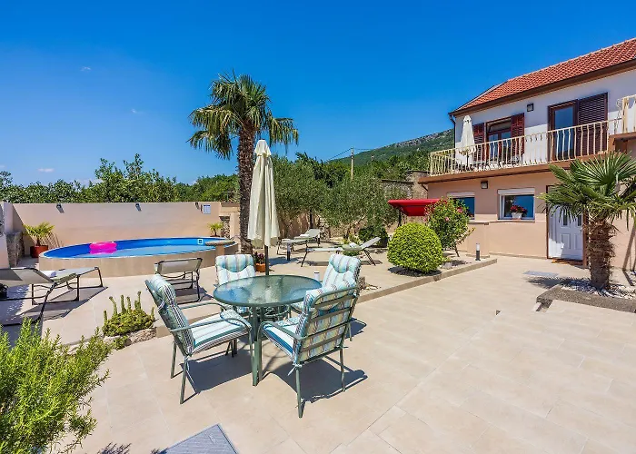 Hundefreundliche Mit Privatpool, Aussendusche, Grill Und Vielen Wanderwegen In Der Umgebung * Grižane