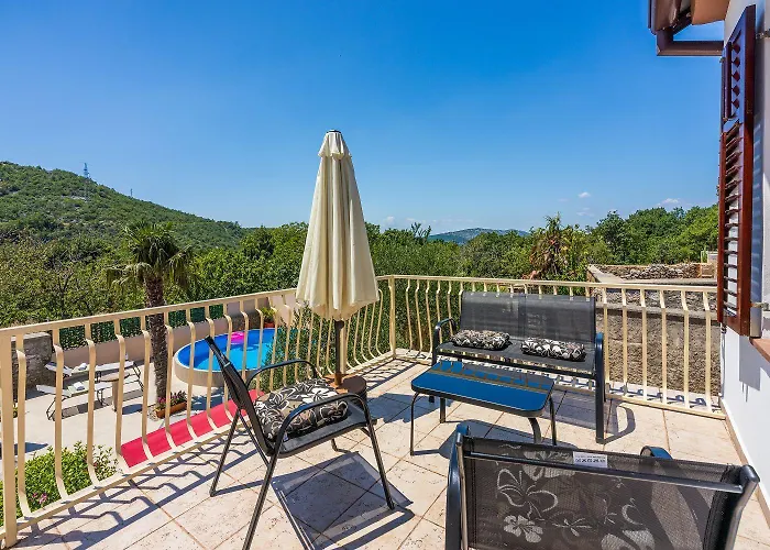 Dom wakacyjny Hundefreundliche Mit Privatpool, Aussendusche, Grill Und Vielen Wanderwegen In Der Umgebung Grižane