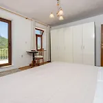 Hundefreundliche Mit Privatpool, Aussendusche, Grill Und Vielen Wanderwegen In Der Umgebung