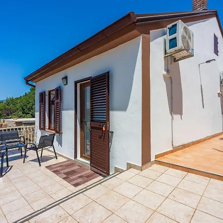 Hundefreundliche Mit Privatpool, Aussendusche, Grill Und Vielen Wanderwegen In Der Umgebung * Grižane