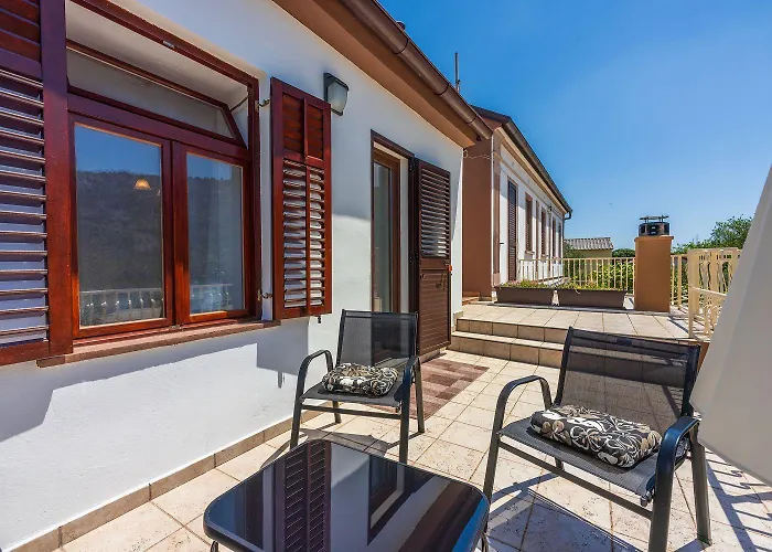 Hundefreundliche Mit Privatpool, Aussendusche, Grill Und Vielen Wanderwegen In Der Umgebung Tatil Evi