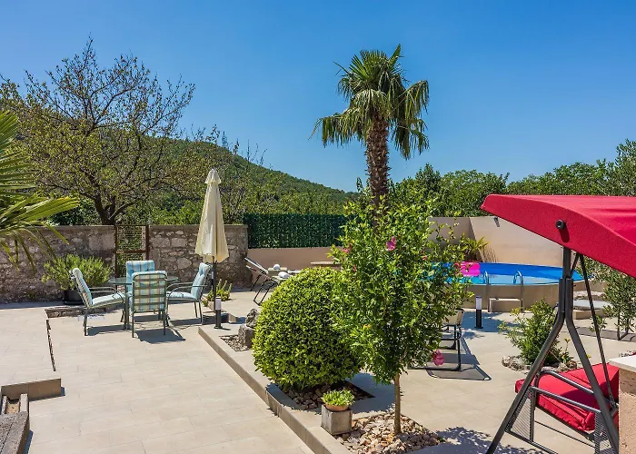 Hundefreundliche Mit Privatpool, Aussendusche, Grill Und Vielen Wanderwegen In Der Umgebung Tatil Evi Grižane